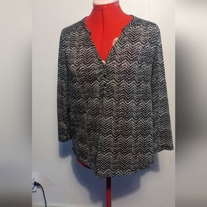 H&M v-neck button 3/4 sleeve blouse size medium